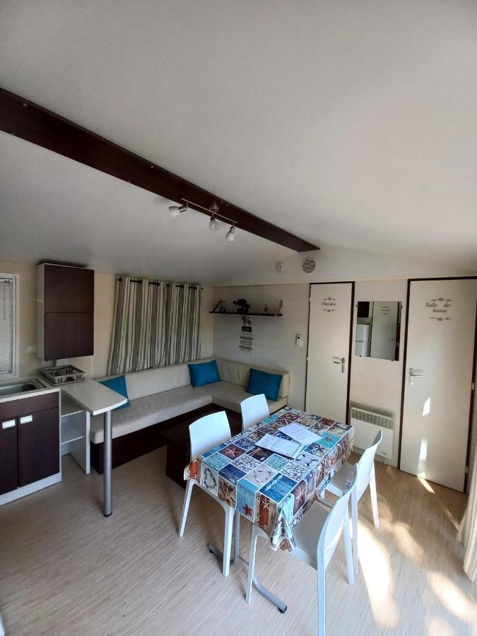 Le Domaine Des Iscles Hotel La Roque d'Antheron Bagian luar foto