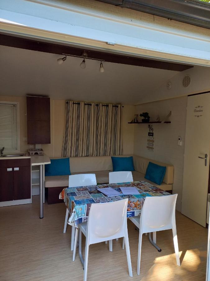 Le Domaine Des Iscles Hotel La Roque d'Antheron Bagian luar foto
